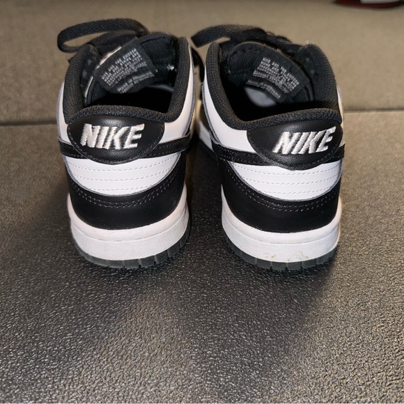 Nike Panda Dunks - Picture 2 of 6